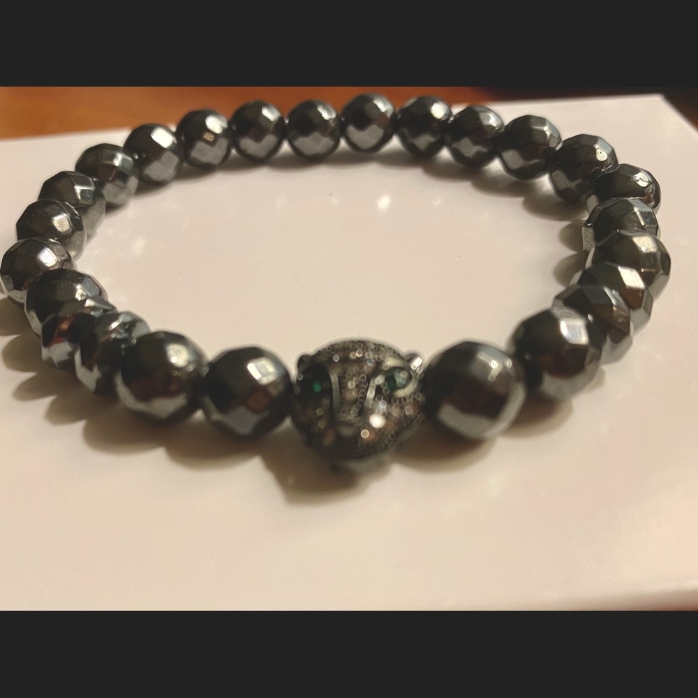 HEMATITE Beads Bracelet Green Eyed Cougar - Picture 9 of 13